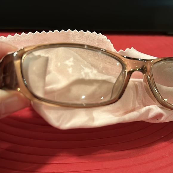 Gucci Glasses - Picture 5 of 6